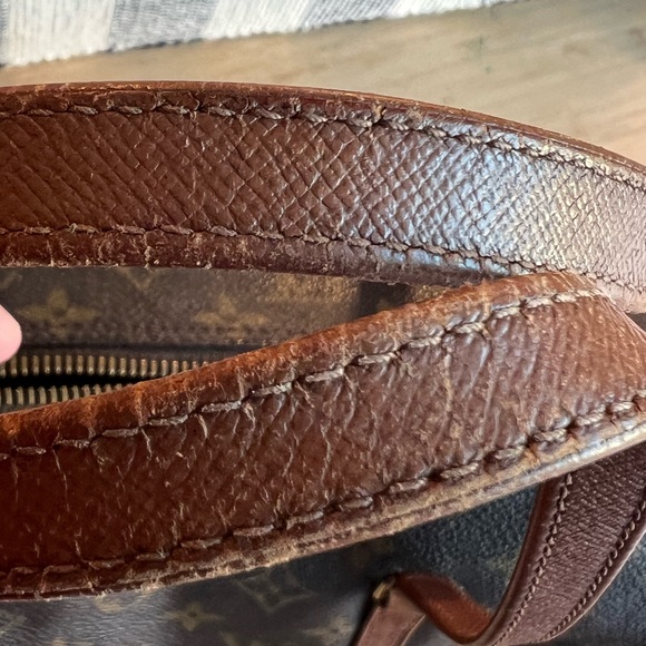 Authentic Louis Vuitton Papillon with certification - Picture 6 of 13